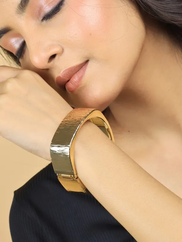 Anti_Tarnish__Bracelet_Golden_Plated_Squre